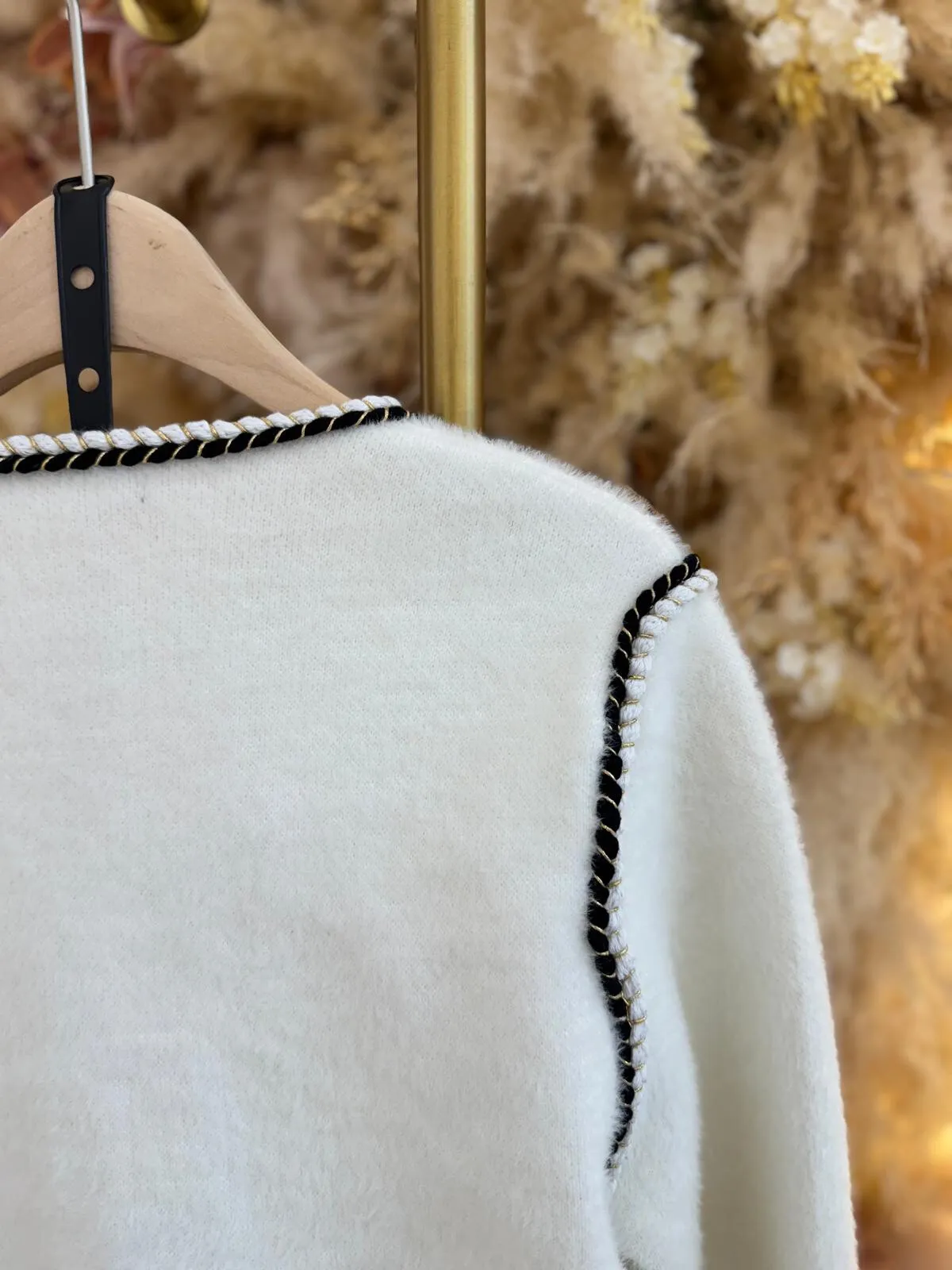 Elegantes und zeitloses Set aus Jacke und Rock