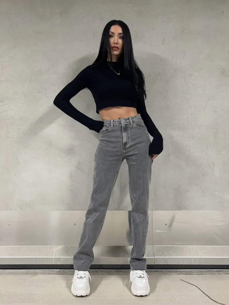 GRAU JEANS MIT REGULAR PASSFORM