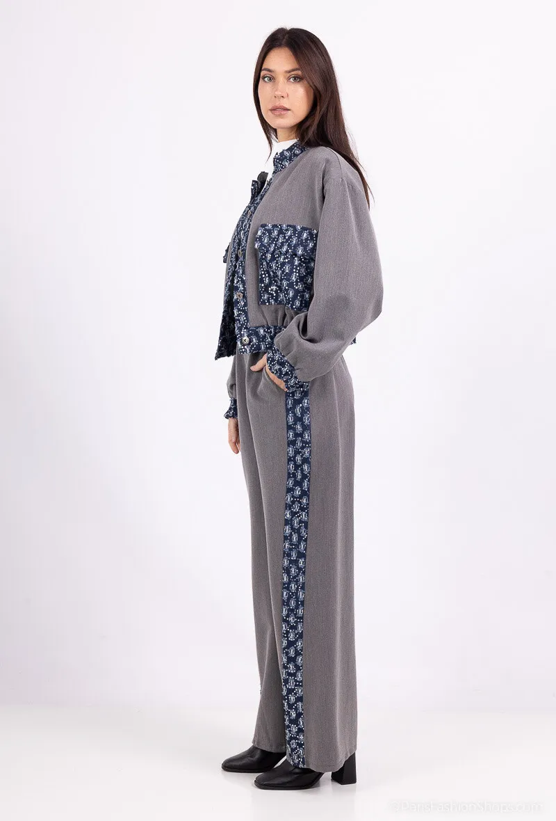 Kurze Jacke mit Knöpfen und Denim-Einsätzen mit Glanzeffekt