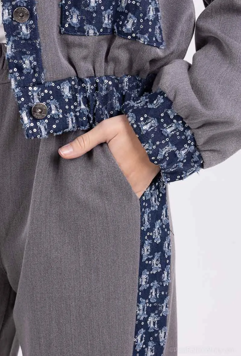 Kurze Jacke mit Knöpfen und Denim-Einsätzen mit Glanzeffekt