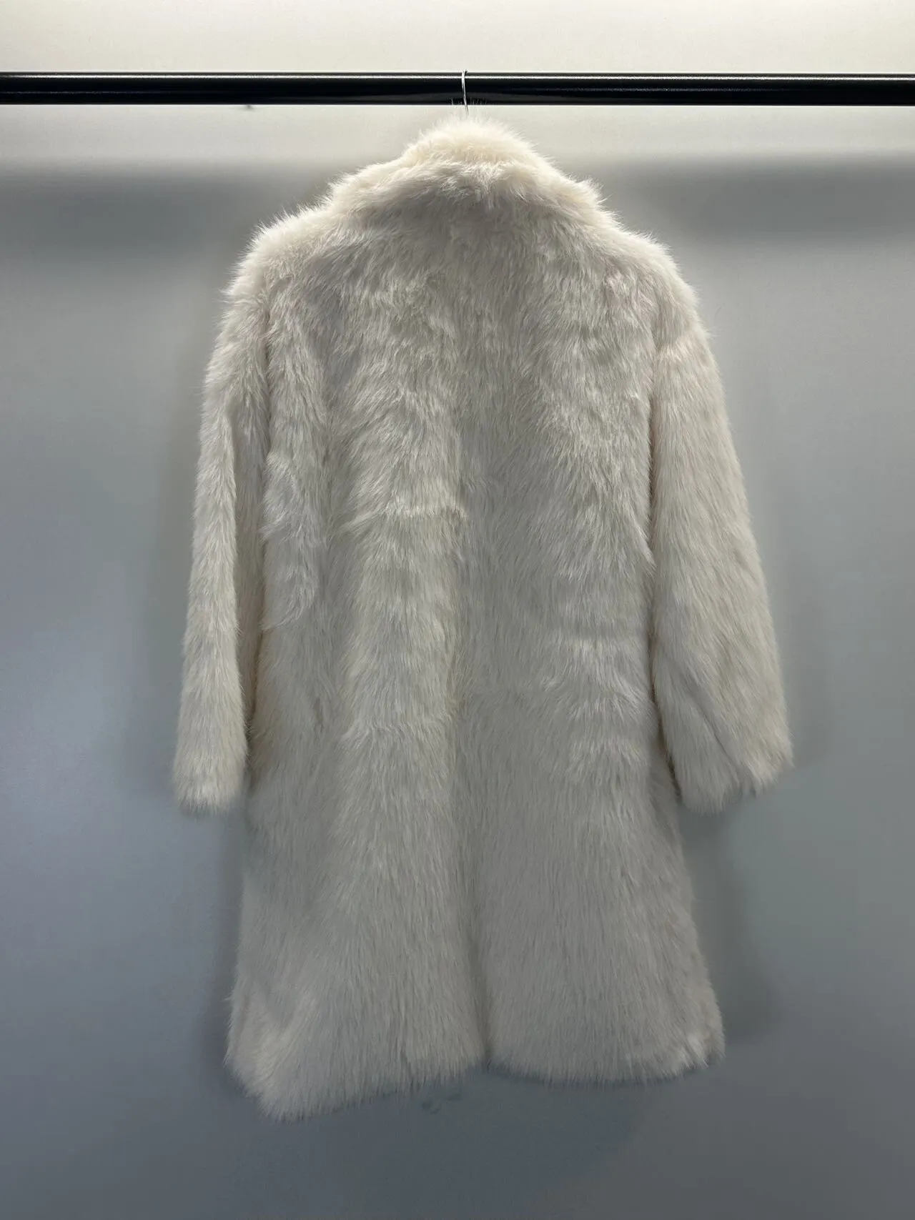 Lange Jacke aus üppigem Kunstpelz