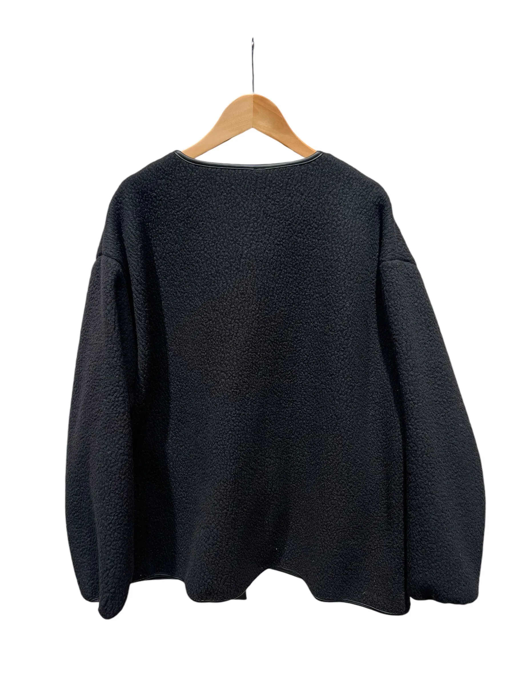 Moutmout-Jacke mit 3-Knoten-Verschluss aus Kunstleder