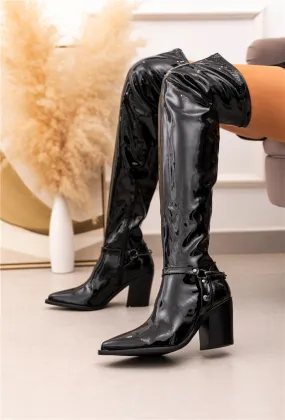 Overknee-Stiefel mit Lackabsatz und Schnalle