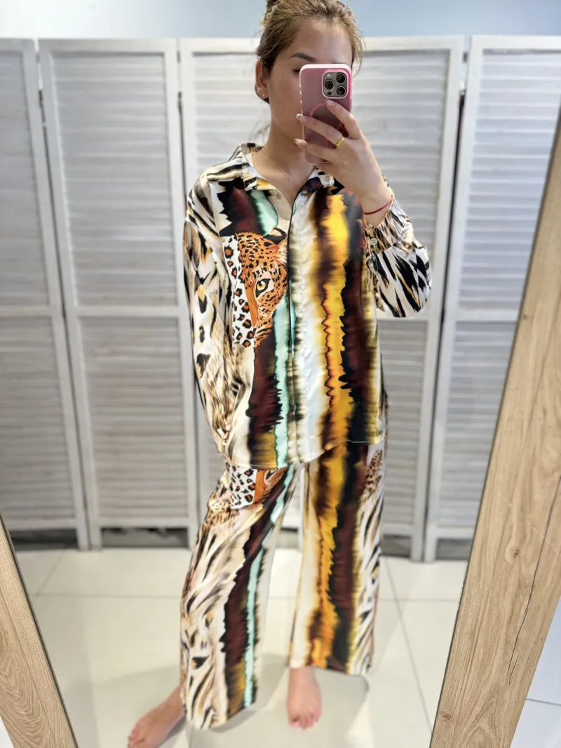 Set aus bedrucktem Hemd und Hose