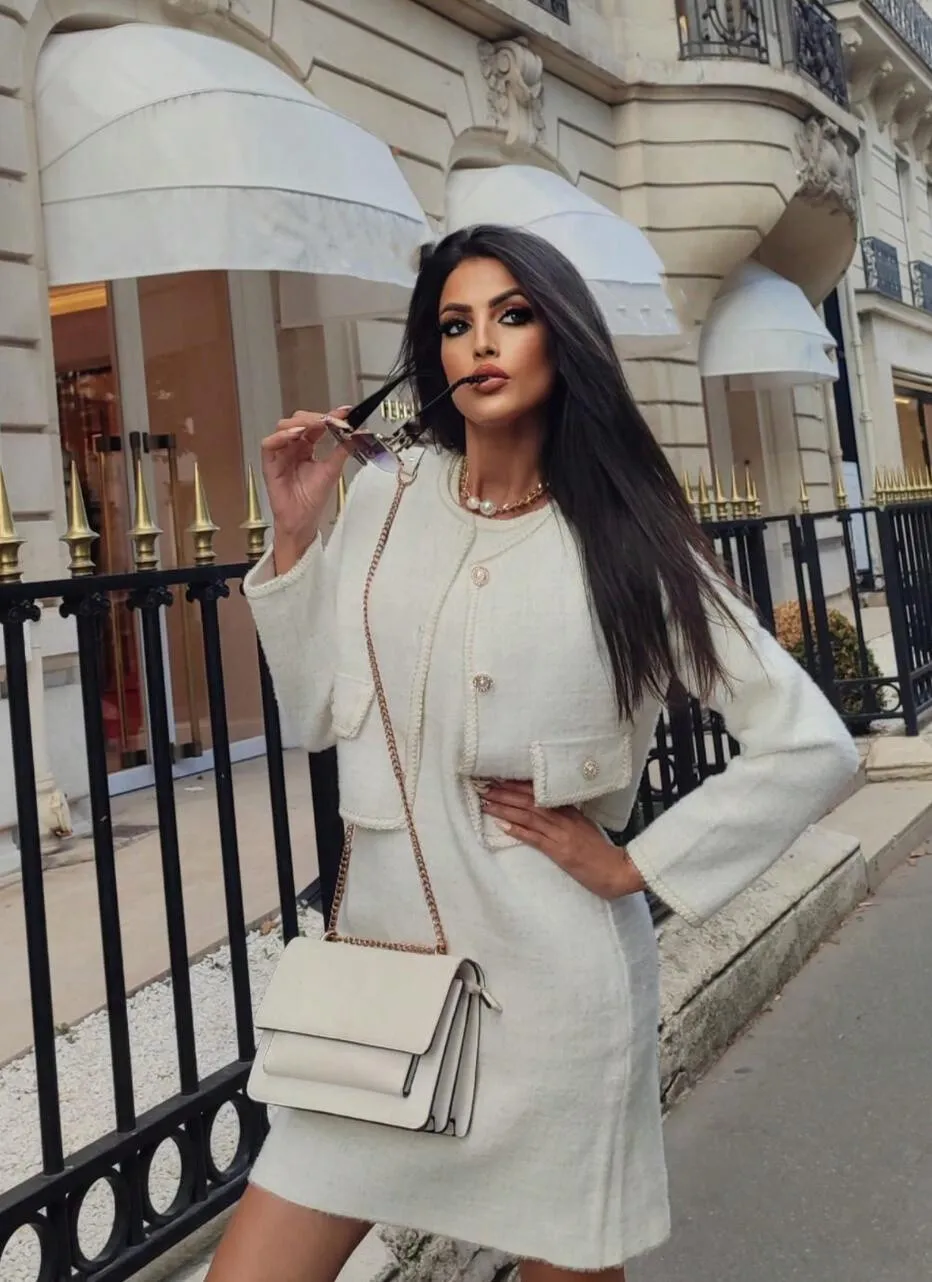 Set aus Kleid und Jacke mit zeitloser Eleganz